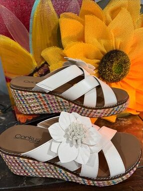 Corkys White Floral Raffia-Trim Wedge Sandals